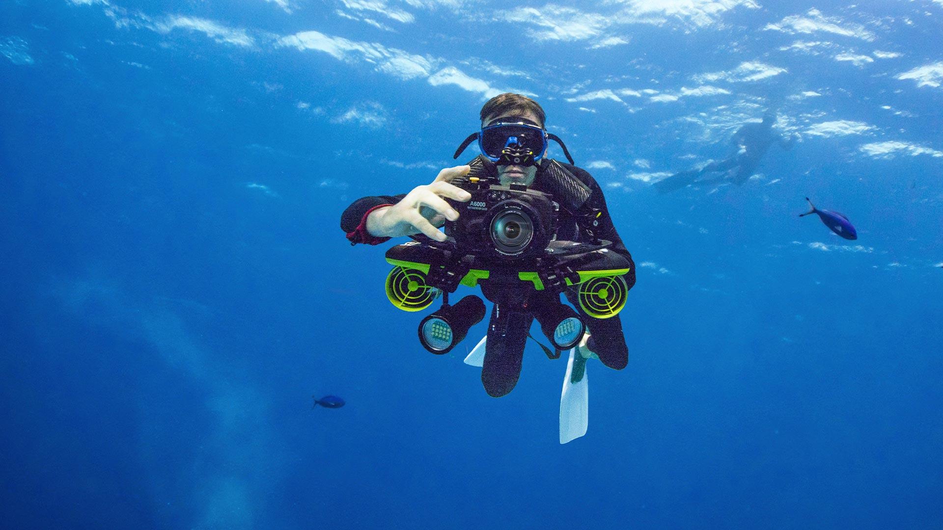 appareil photo sur un scooter sous marin sublue