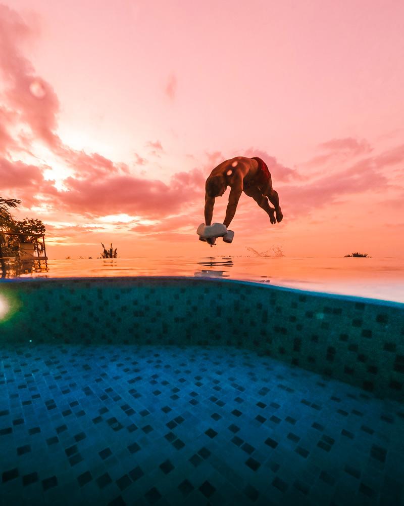magnifique sunset plongeon avec un scooter sous marin sublue