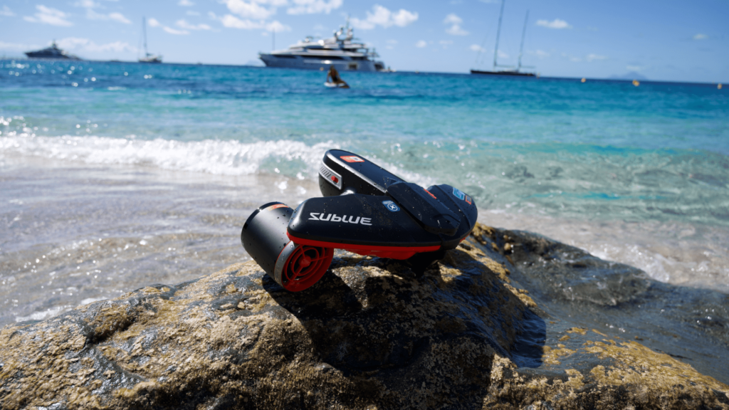 navbow red sur la plage